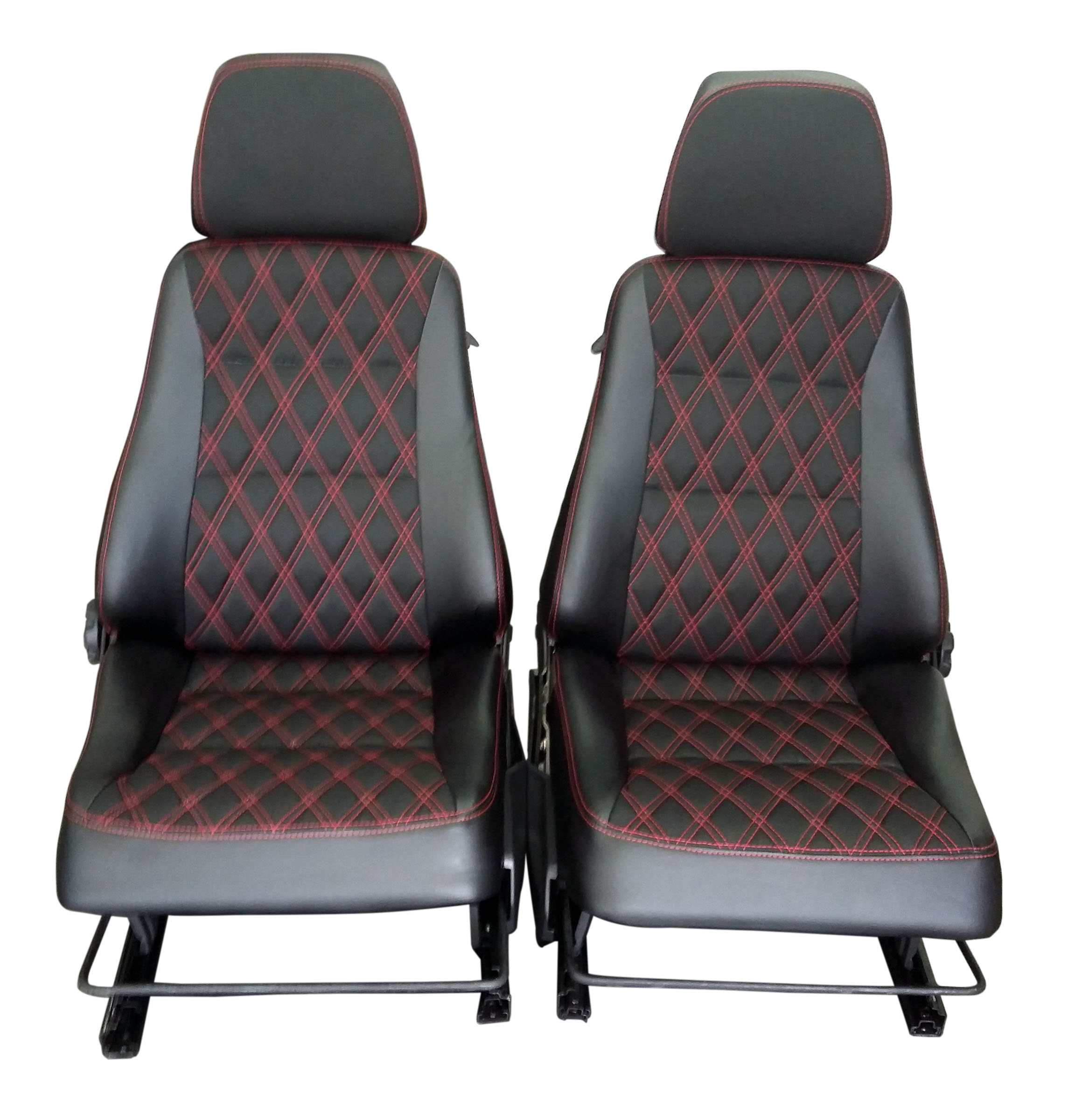 Сиденья- Комплект передних сидений (правое+левое + обивка- чехол на заднее сид.) 21213 РОМБ (люкс)
